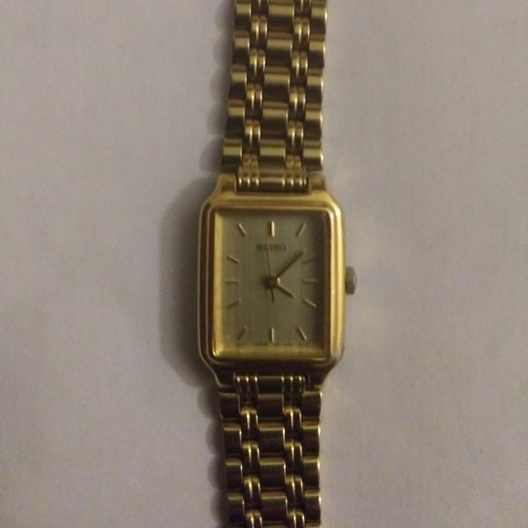 Seiko | Accessories | Seiko Gold Tone Ladies Watch | Poshmark